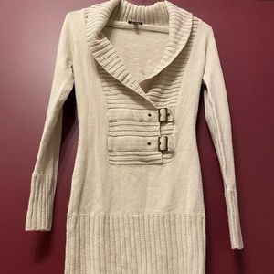 LE CHATEAU tunic sweater